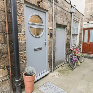1 Burns Yard Apartment